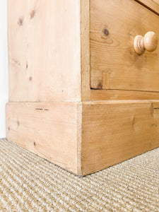 An Antique English Pine Chest of Drawers c1890