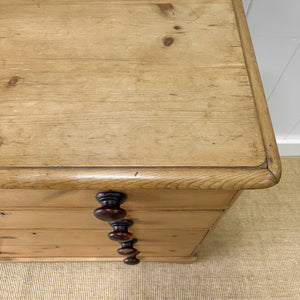 An Antique 19th Century Pine Chest of Drawers Dresser