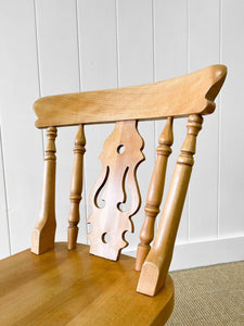 A Set of 6 Fiddleback Chairs