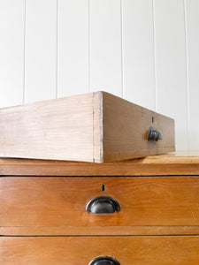 A 19th Century English Pine Chest of Drawers/Dresser