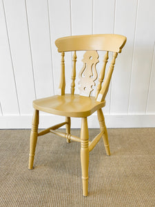 A Vintage Set of 4 Mustard Yellow Farmhouse Fiddleback Chairs