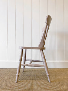A Vintage Set of 4 Taupe Farmhouse Fiddleback Chairs