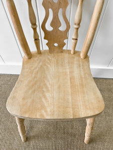 A Set of 6 Fiddleback Chairs