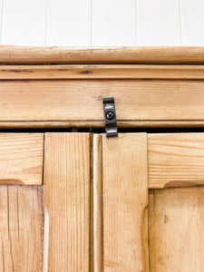 A 5ft Tall English 19th Century Pine Cupboard