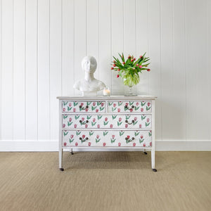 A Lovely Painted Pine Chest of Drawers Dresser on Castors - Tulips!