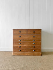 A 19th Century English Pine Chest of Drawers/Dresser