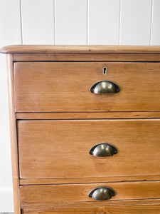A 19th Century English Pine Chest of Drawers/Dresser