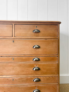 A 19th Century English Pine Chest of Drawers/Dresser