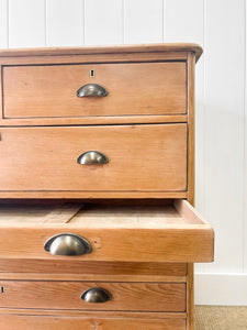 A 19th Century English Pine Chest of Drawers/Dresser