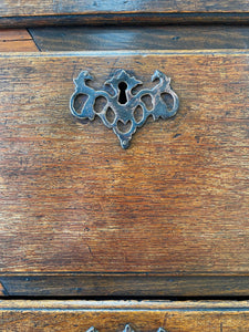An Early 19th Century English Country Made Oak Chest of Drawers or Dresser