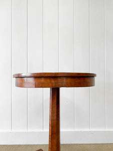 A Delightful Mahogany Pedestal Table c1835