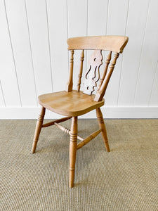 A Vintage Set of 6 Fiddleback Chairs