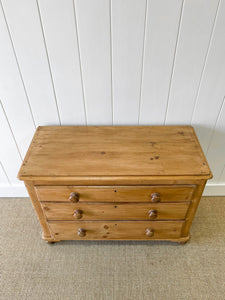 An Antique English Pine Chest of Drawers/Dresser c1890
