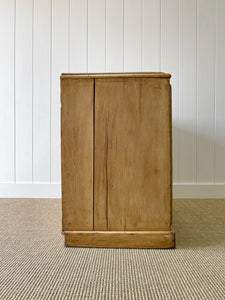 An Antique English Pine Chest of Drawers Dresser with Crystal Knobs c1890