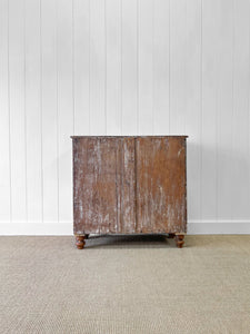 A 19th Century English Pine Chest of Drawers/Dresser
