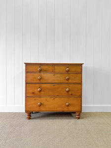 A 19th Century English Pine Chest of Drawers/Dresser