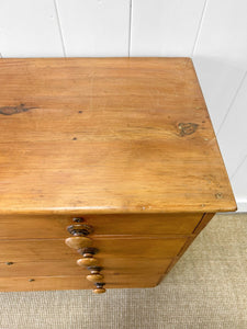 A 19th Century English Pine Chest of Drawers/Dresser