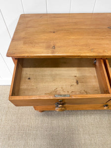 A 19th Century English Pine Chest of Drawers/Dresser