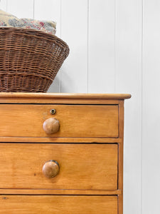 A 19th Century English Pine Chest of Drawers/Dresser