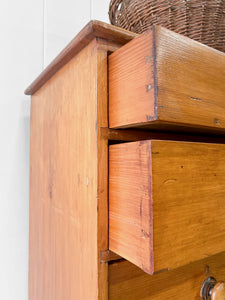 A 19th Century English Pine Chest of Drawers/Dresser