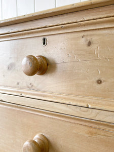 An Antique English Pine Chest of Drawers/Dresser c1890