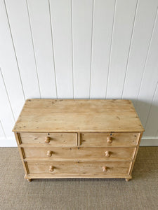 An Antique English Pine Chest of Drawers/Dresser c1890