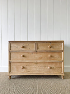 An Antique English Pine Chest of Drawers/Dresser c1890
