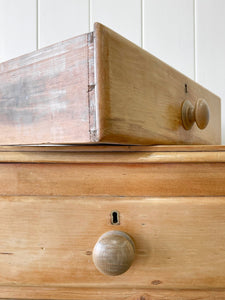 An Antique English Pine Chest of Drawers/Dresser c1890