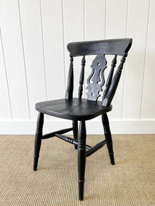 A Vintage Set of 4 Fiddleback Back Chairs