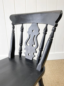 A Vintage Set of 4 Fiddleback Back Chairs