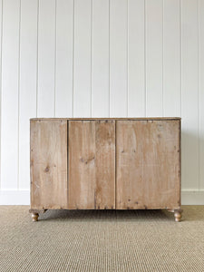 An Antique English Pine Chest of Drawers/Dresser c1890