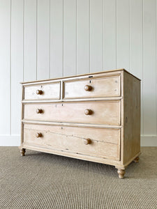 An Antique English Pine Chest of Drawers/Dresser c1890