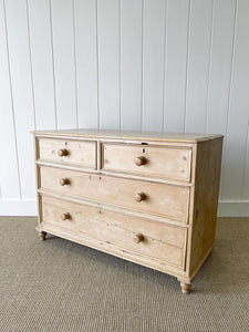 An Antique English Pine Chest of Drawers/Dresser c1890