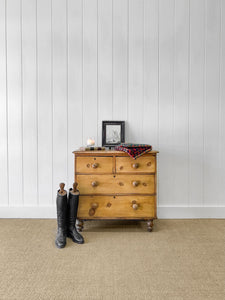 An Antique English Pine Chest of Drawers/Dresser c1890