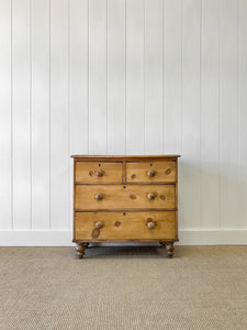 An Antique English Pine Chest of Drawers/Dresser c1890