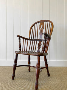 An English Oak and Elm Farmhouse Windsor Chair c1800