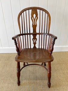 An English Oak and Elm Farmhouse Windsor Chair c1800