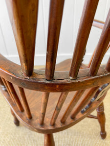 An English Oak and Elm Farmhouse Windsor Chair c1800