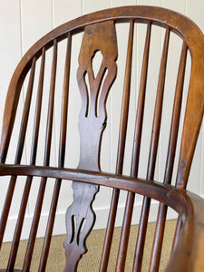 An English Oak and Elm Farmhouse Windsor Chair c1800