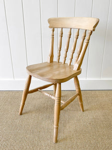 A Vintage Set of 6 Spindle Back Chairs
