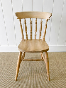 A Vintage Set of 6 Spindle Back Chairs