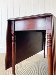A Large English Country Mahogany Drop Leaf Table c1810