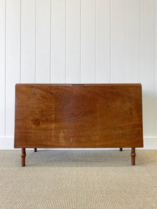 A Large English Country Mahogany Drop Leaf Table c1810
