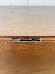 A Large English Country Mahogany Drop Leaf Table c1810