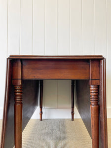 A Large English Country Mahogany Drop Leaf Table c1810