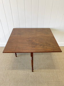 A Large English Country Mahogany Drop Leaf Table c1810