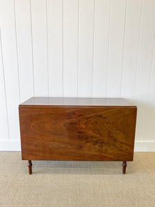 A Large English Country Mahogany Drop Leaf Table c1810