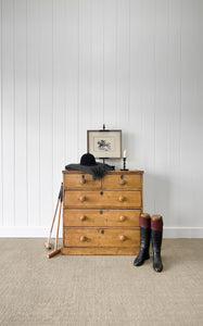 A 19th Century English Chest of Drawers/Dresser