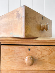 An Antique English Pine Chest of Drawers/Dresser with Wooden Knob Hardware