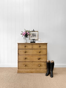 A 19th Century English Chest of Drawers/Dresser